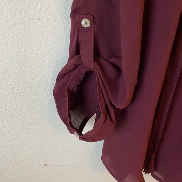 Daniel Rainn maroon color Hade Crochet Detail maternity blouse - Picture 5 of 7